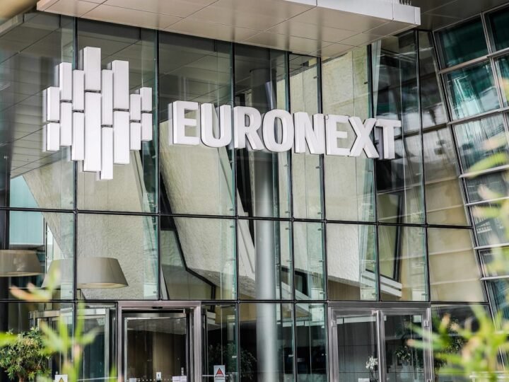 Borsa di Milano: Campari e Generali in rialzo